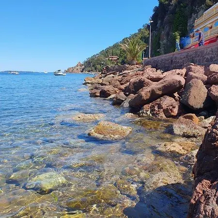 Pied Dans L'eau Théoule-sur-Mer